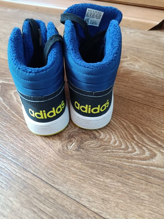 Децки кецове Адидас .