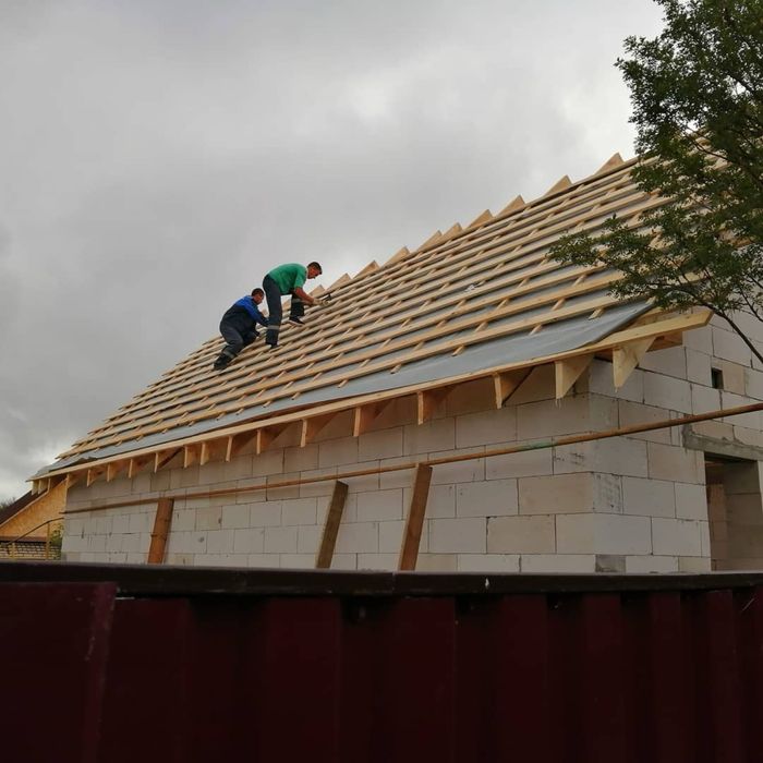 Бригада строителей