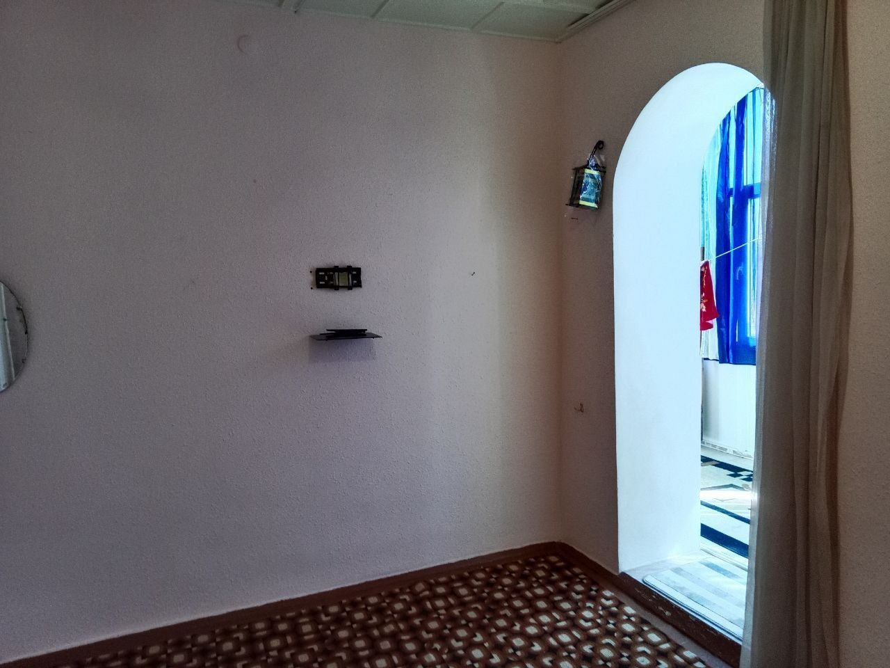 Kv sotiladi 2 xonali ikkinchi qavat