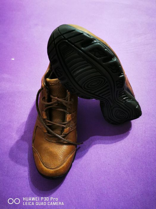 Детски маратонки Reebok(естествена кожа), номер 37,5, чисто нови!