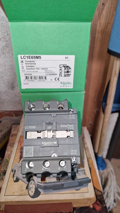 Contactor 65A 3P 2.2kW 220V LC1E65M5 Schneider