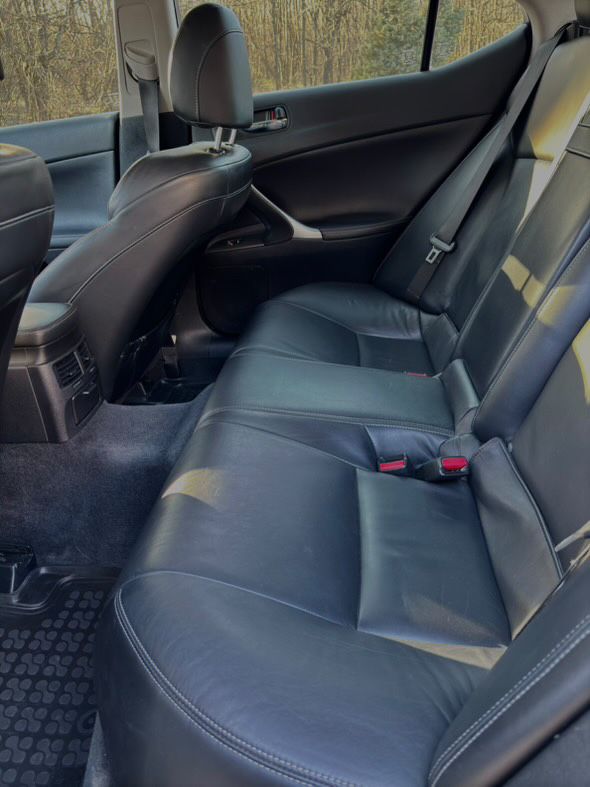 Lexus is220d 2009