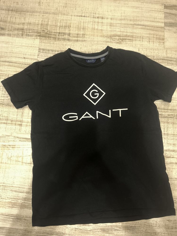 Продавам тениска на Gant