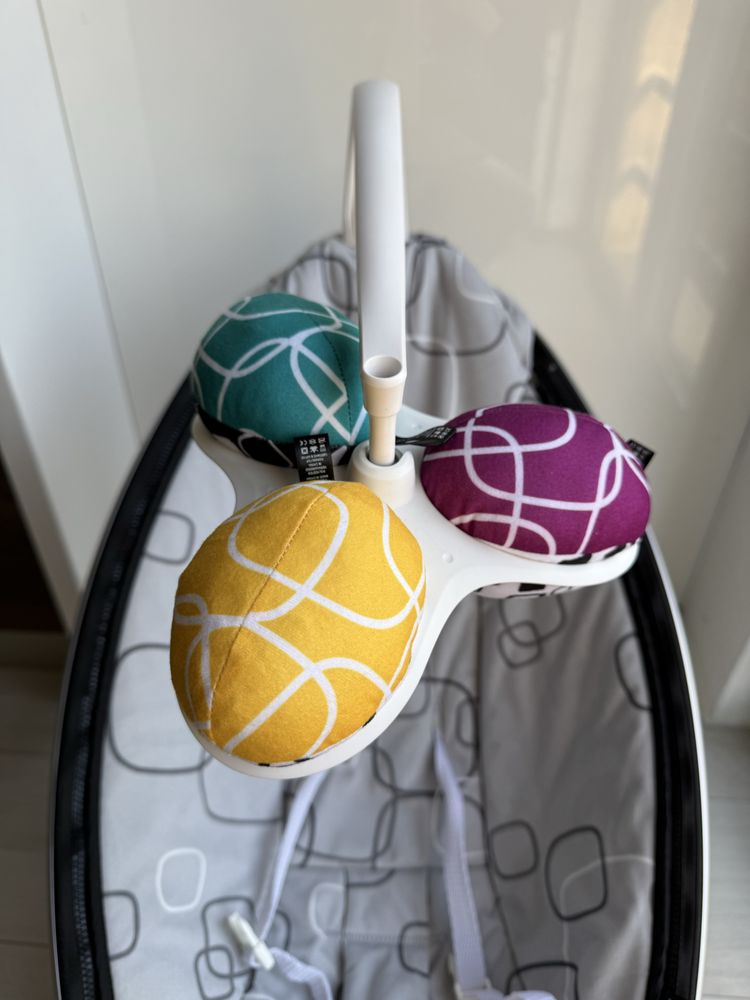 Електрическа бебешка люлка mamaRoo 4.0, сива