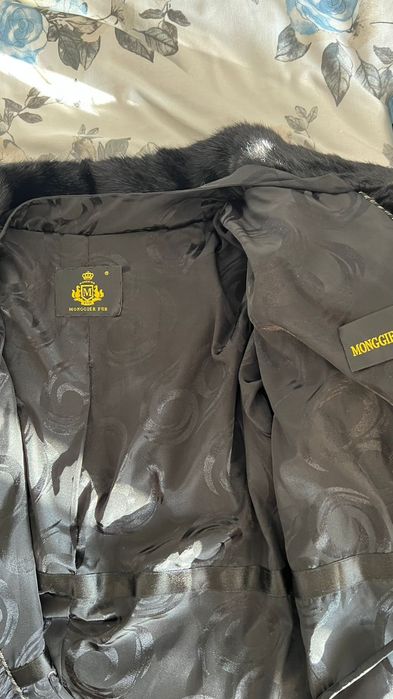 Продам норковую шубу черного цвета.Оригиналь.