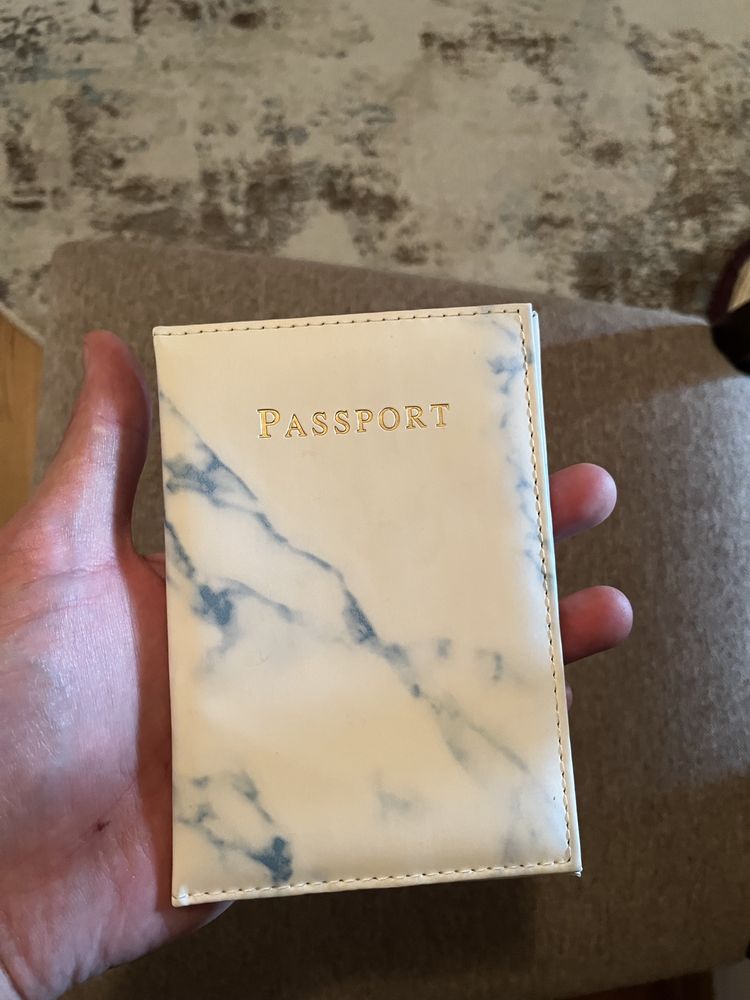 Продам чехол  для паспорта