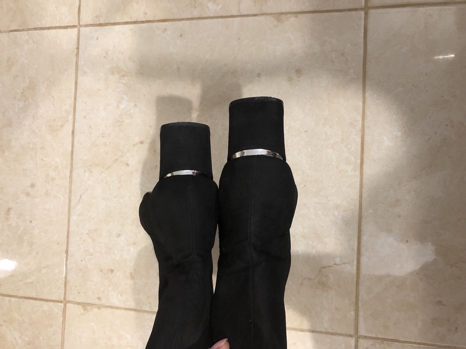 Vand botine 40 marca reserved