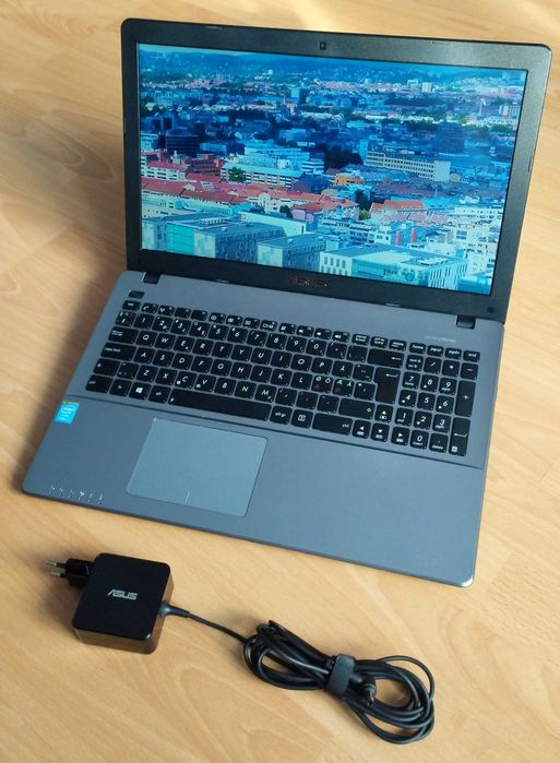 Asus R510L Core I7, 8GB RAM, SSD 120GB, HD4400, baterie dubla 3-4 ore