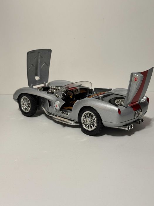 Ferrari 250 Testa Rossa (1957) Bburago 1/18