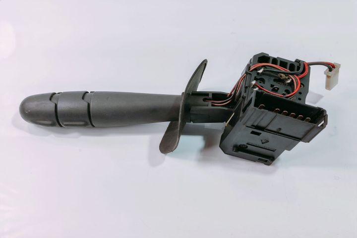 Maneta stergator Bloc Lumini 8200542094 / 34498155 Renault Symbol a 2