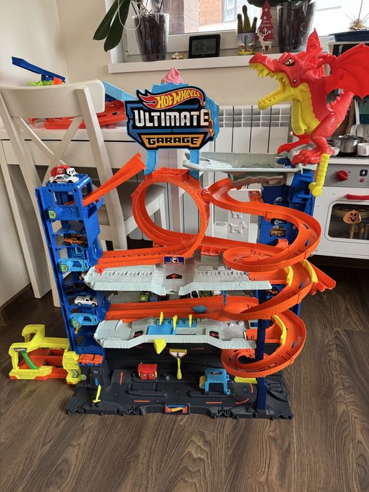 Hot wheels ultimate garage