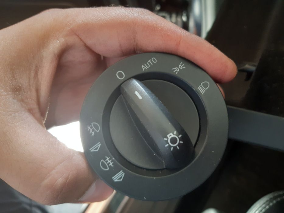 Bloc lumini buton avarii manete tempomat spira volan AUDI A6 C6 4F