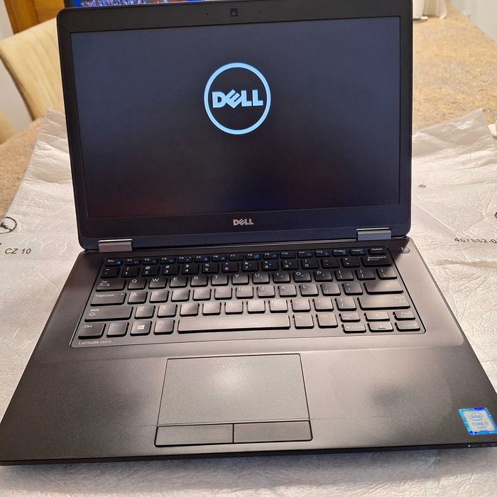 Laptop Dell procesor i5-6200U 14", Full HD 8GB 256GB SSD M2 Windows 10