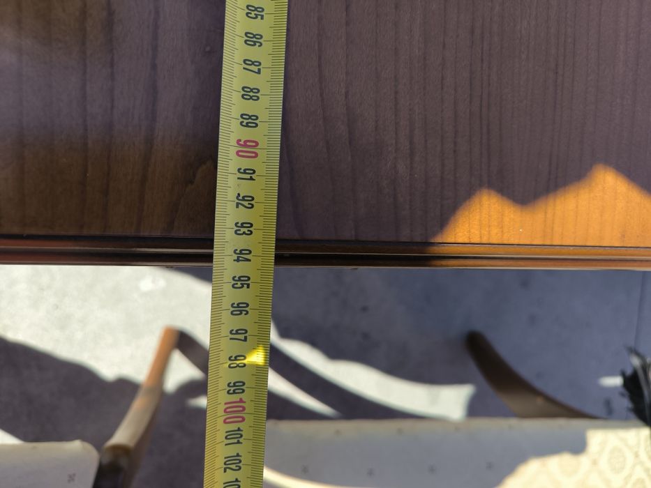 Маса от MDF и масивен дъб