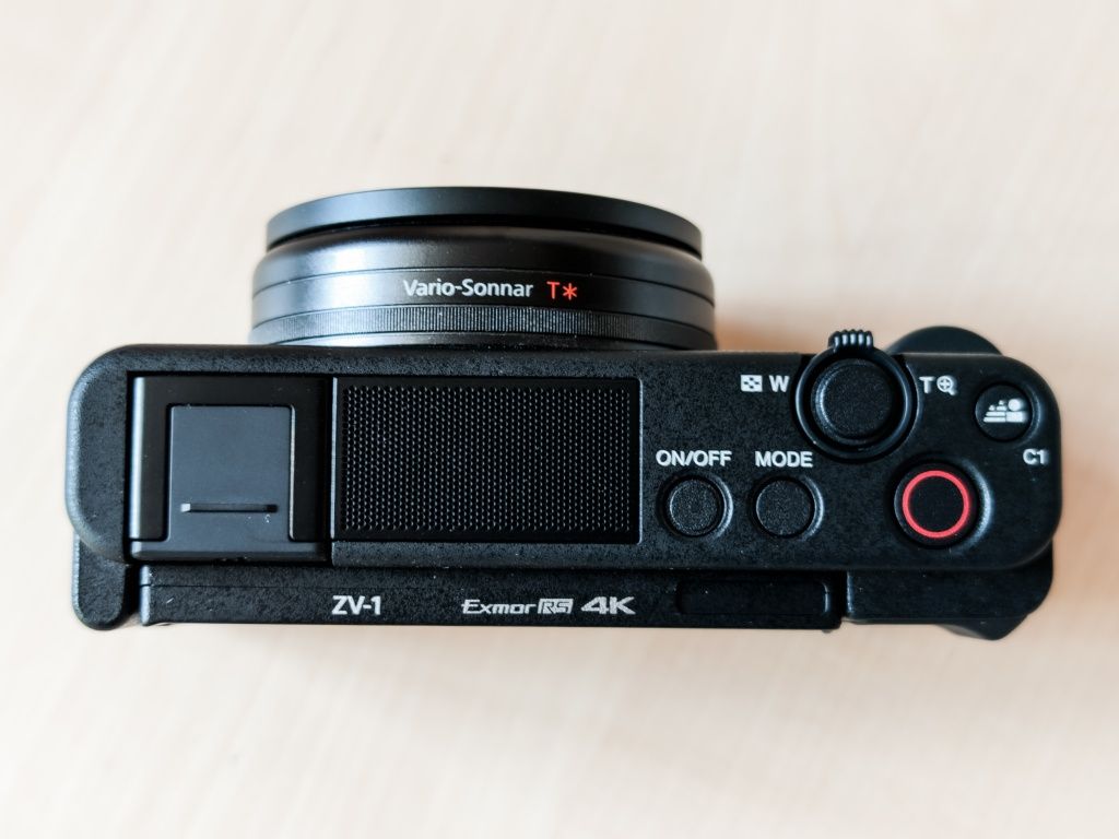 Sony ZV-1 (Vlogging Фотоапарат)
