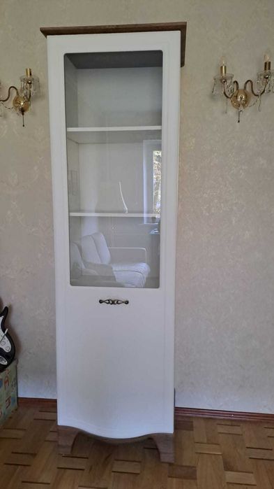 Шкаф-пенал белый