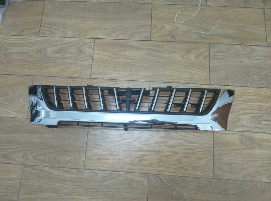Grila bara masca între faruri  Mitsubishi l200 L 200 19999 2000 2001