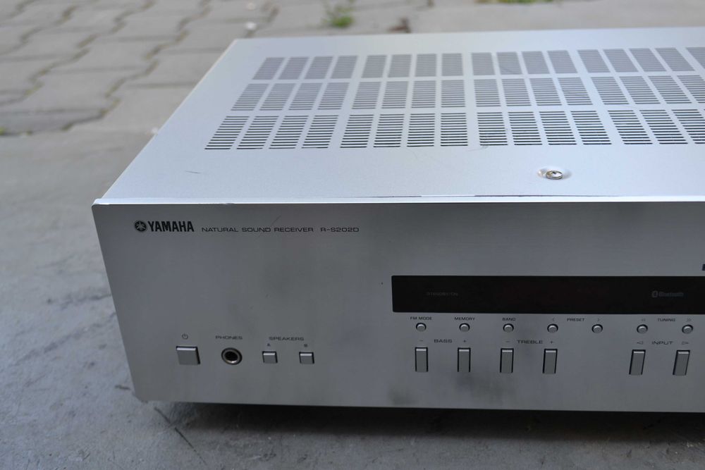 Amplificator Yamaha R-S 202 D cu bluetooth