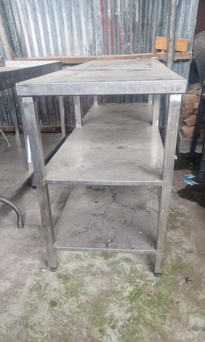 Професионална кухненска маса от неръждаема стомана