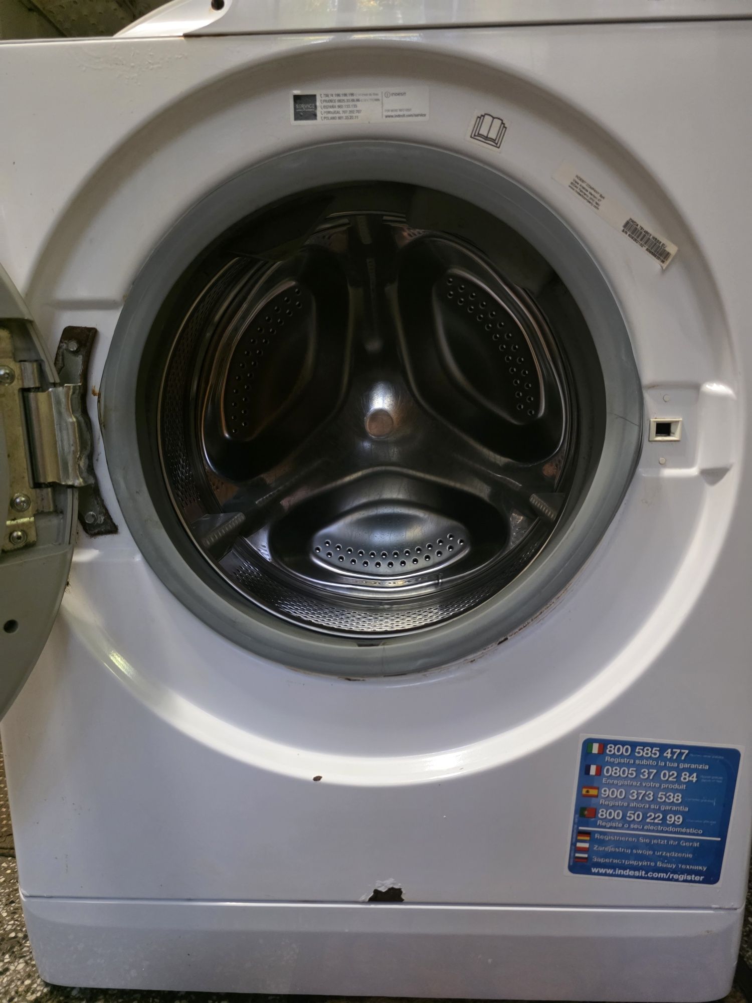 Пералня със сушилня Indesit
