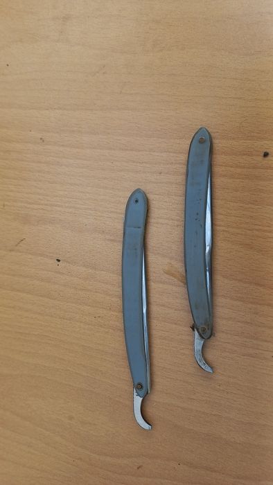 Два броя бръсначи 15лв обща цена