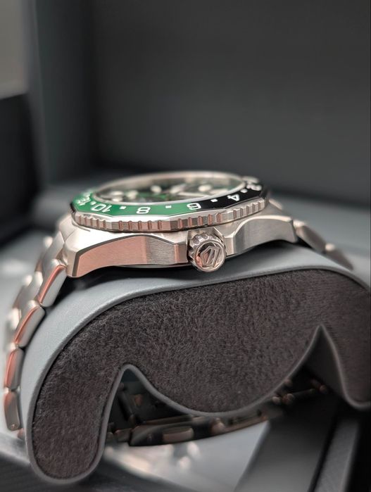 TAG Heuer Aquaracer Professional 300 GMT 42mm