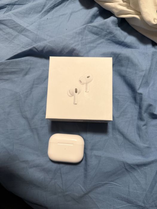 Airpods 2 pro на 5 месеца