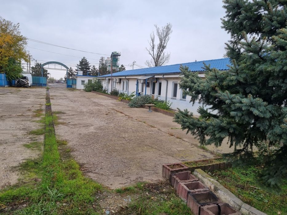 Cazare muncitori/ birouri (9 camere) TOATĂ CLADIREA