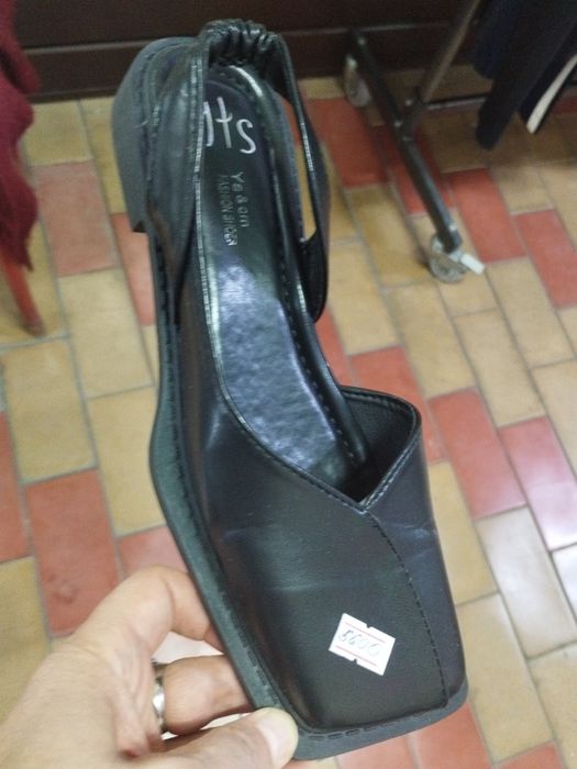 Продам Новые Босоножки