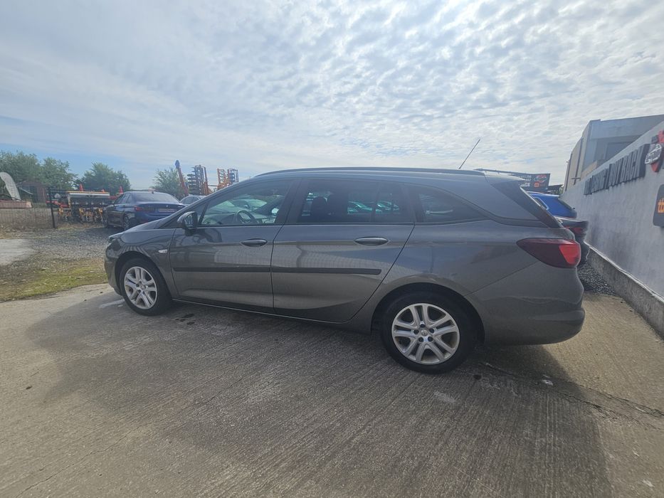 Opel Astra Model 2021 / Diesel