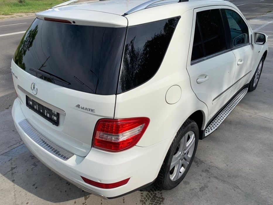 dezmembrez mercedes ml w164 facelift 2009-2012 3.0 v6 euro 5 piese far