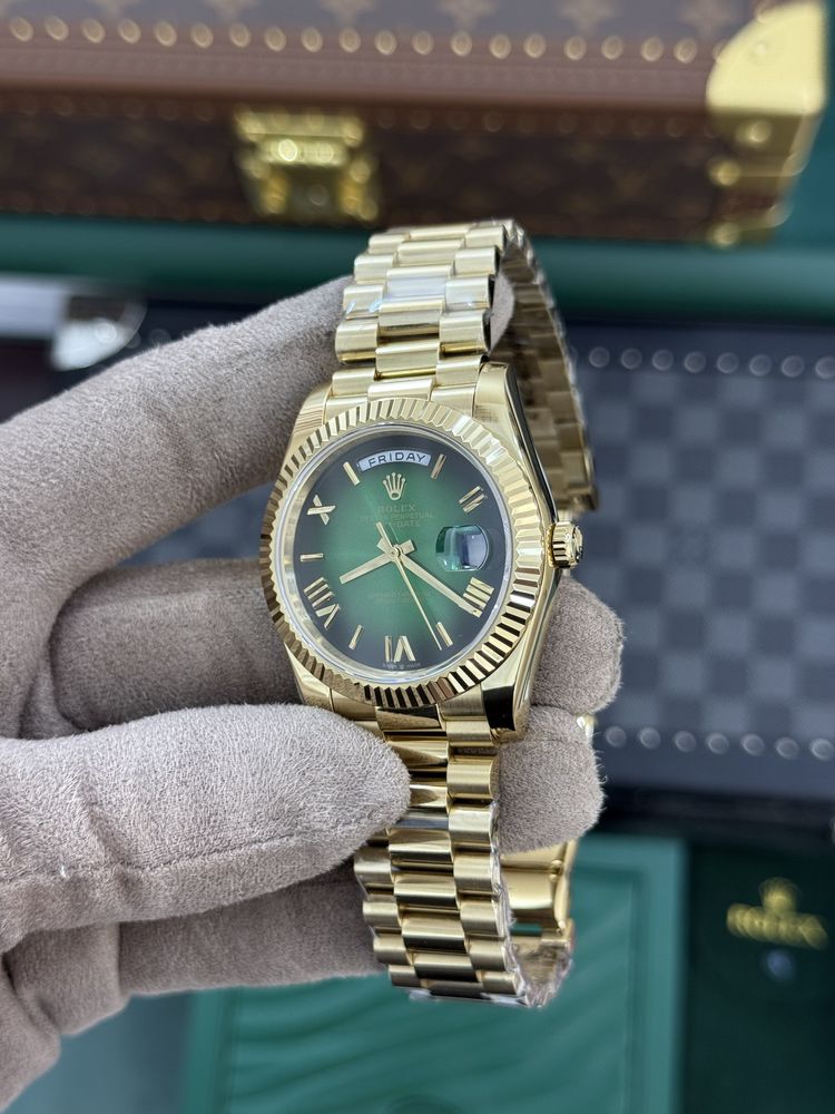 Rolex Day-Date Ombre Green ( Model 2025 )