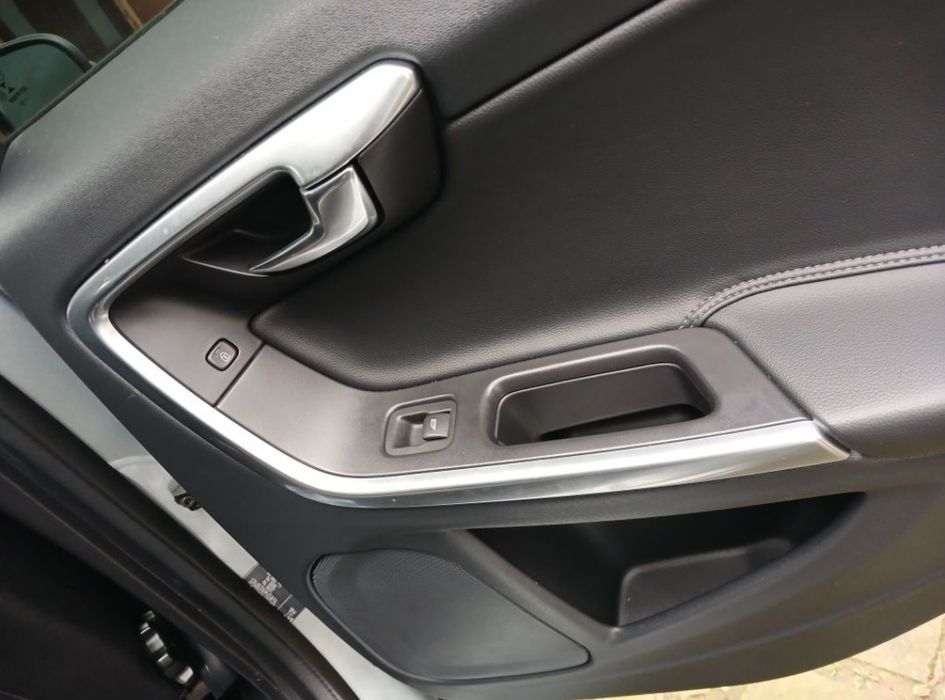 Vând/ Scimb cu teren/ Scimb auto. Volvo s60 2017
