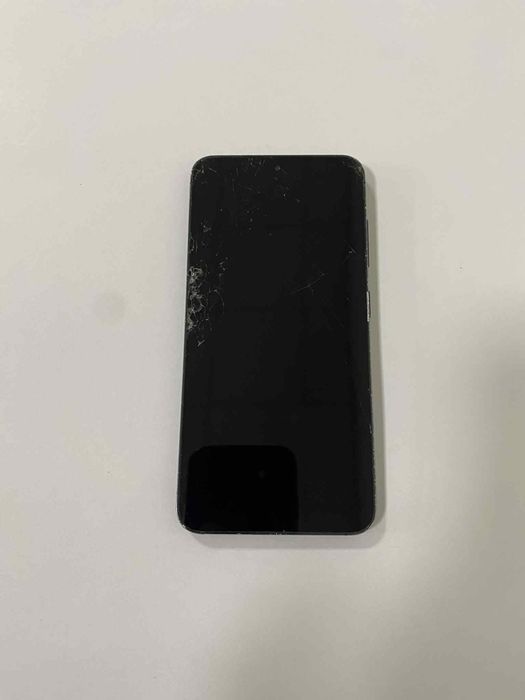 Продавам Samsung S23