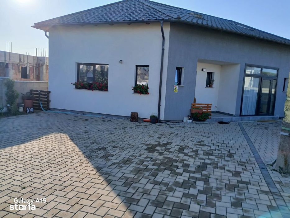 Ipotesti-De vanzare casa sistem duplex la pret de apartament.