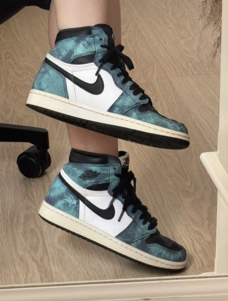 Air Jordan 1 High “Tie-Dye”