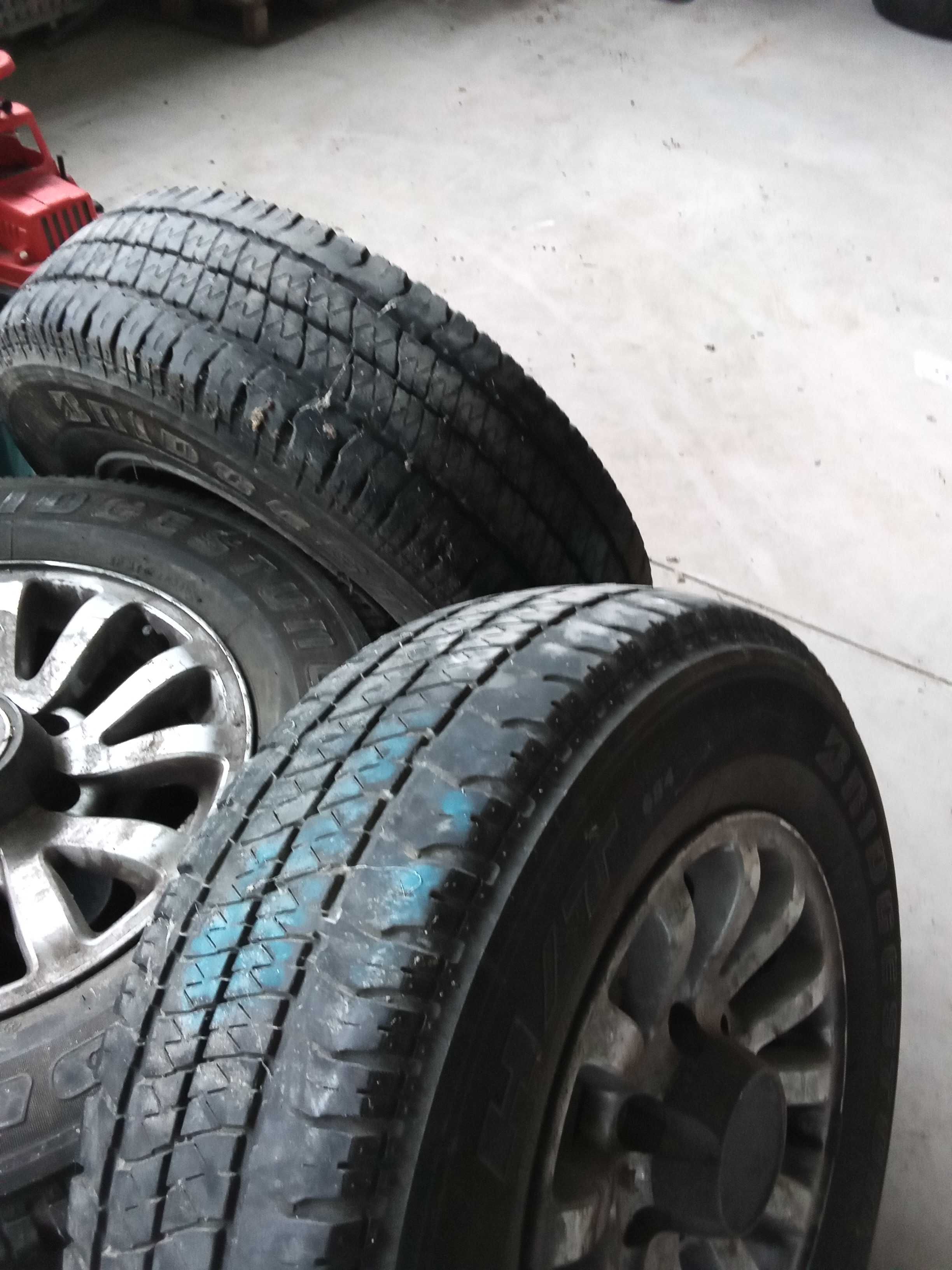 Джанти с гуми за джип ISUZU Bridgestone 245/70/16