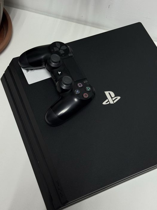 Прошитая PlayStation 4 Pro +игры