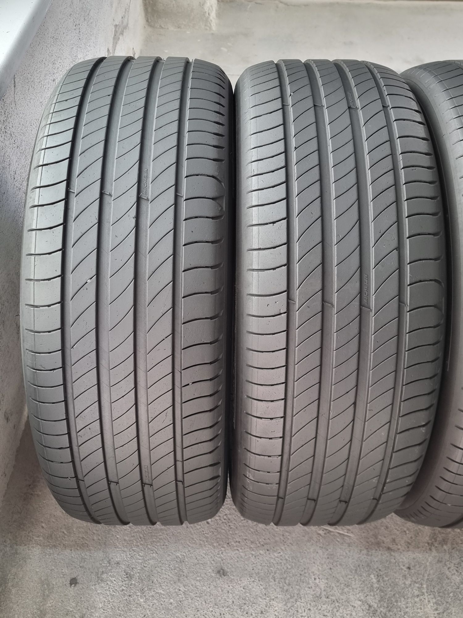 225/55/18 Michelin 4Броя: 260лв 6.0мм