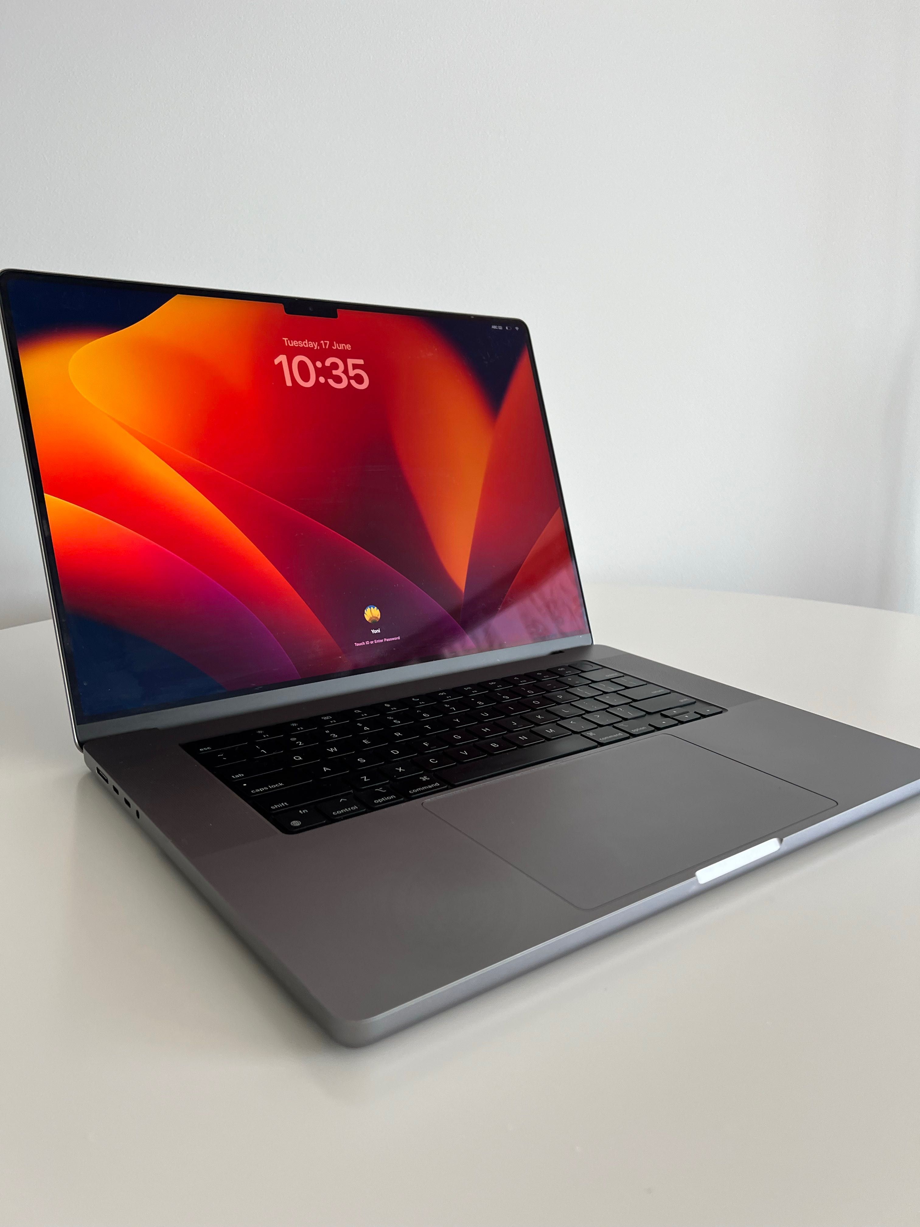 MacBook Pro 16”, M2 Pro, 16 GB RAM, 2023