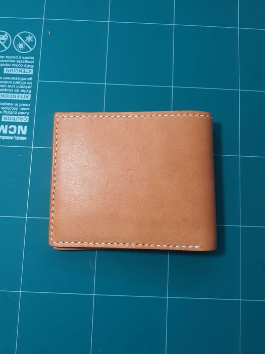 Портофейл.Италианска раститилна дъбена кожа.Седларски шев.