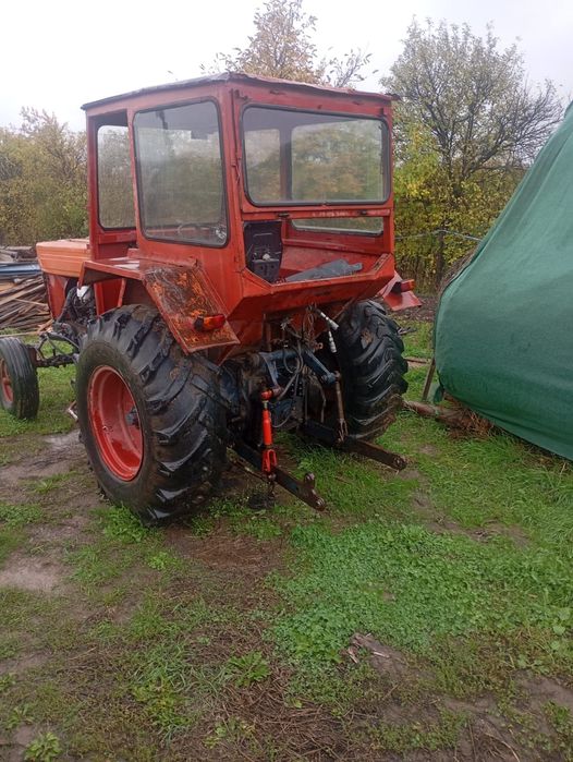 Vând tractor U650