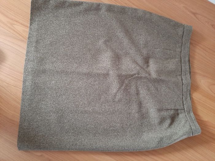 Vand costum pentru femei