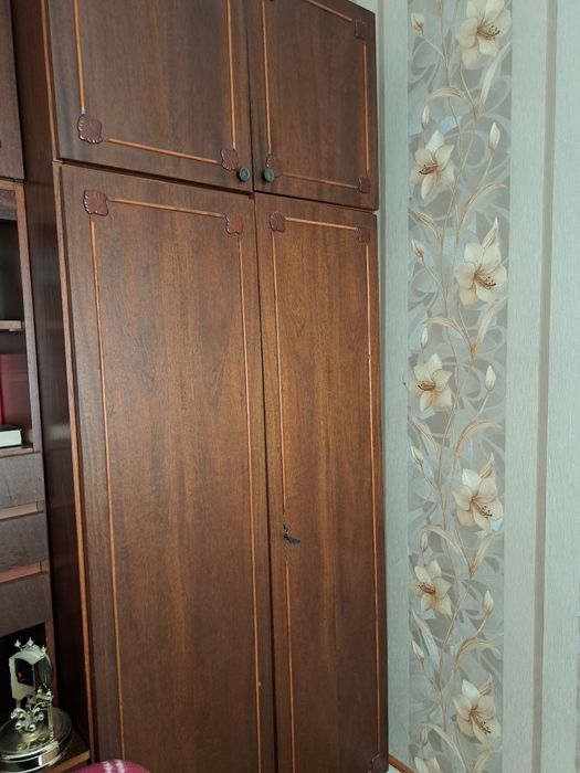 Плательный шкаф.