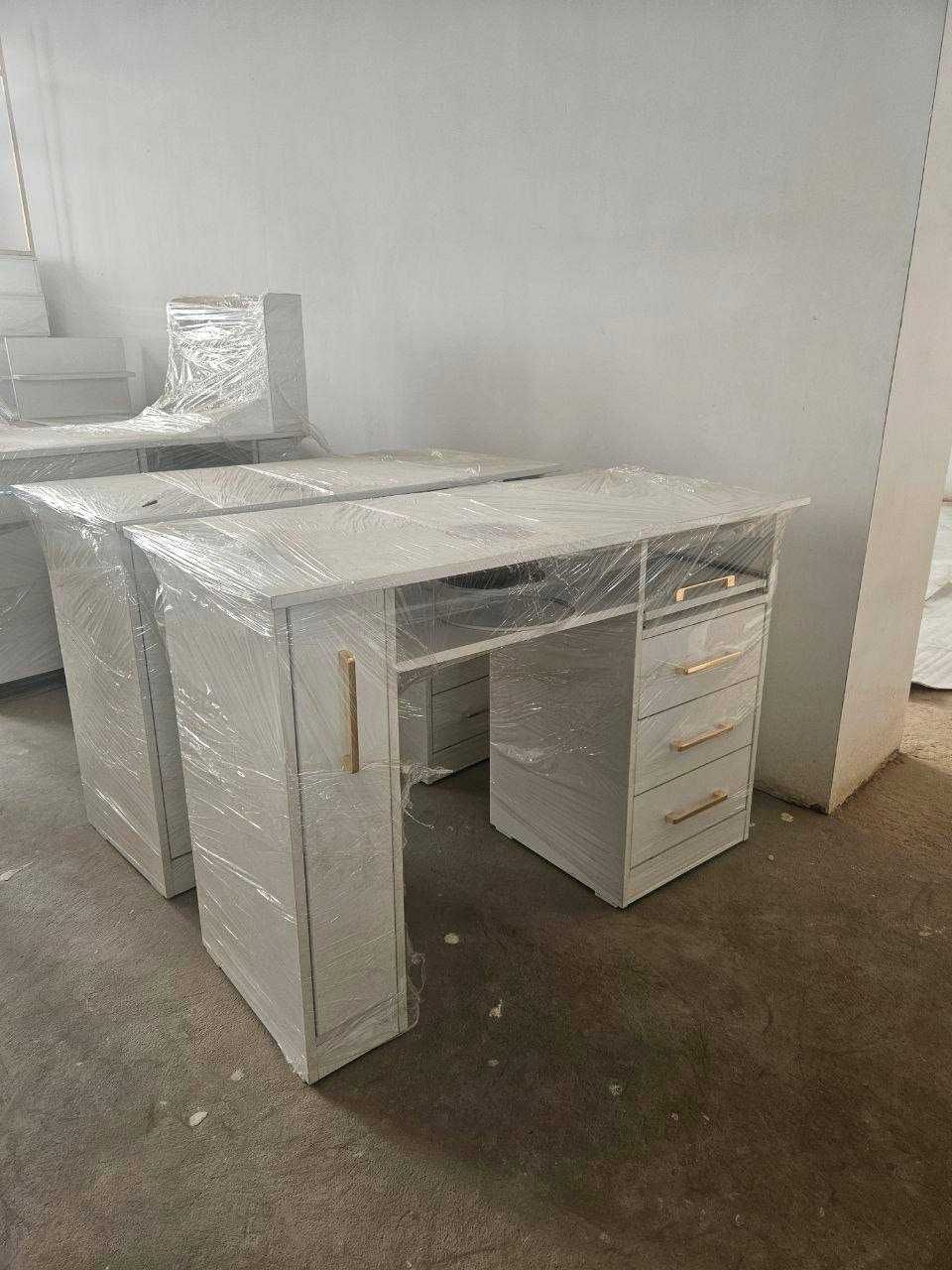маникюрный стол б/у