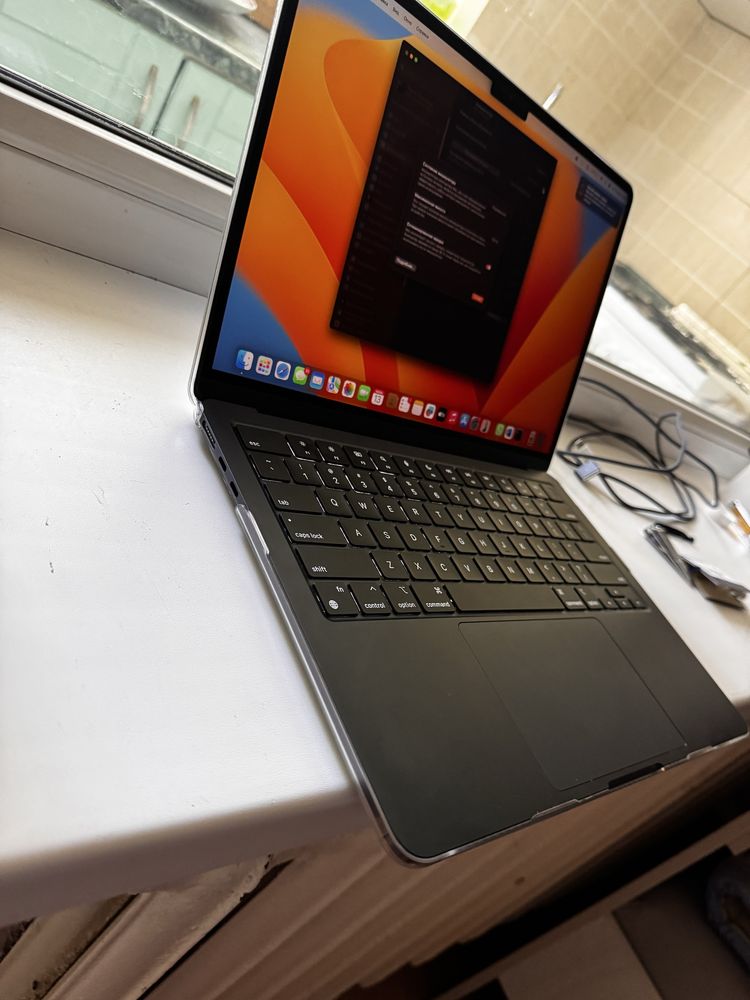 Mac book Air 13,6 на 256 ГБ ИДЕАЛЬНОМ СОСТОЯНИИ