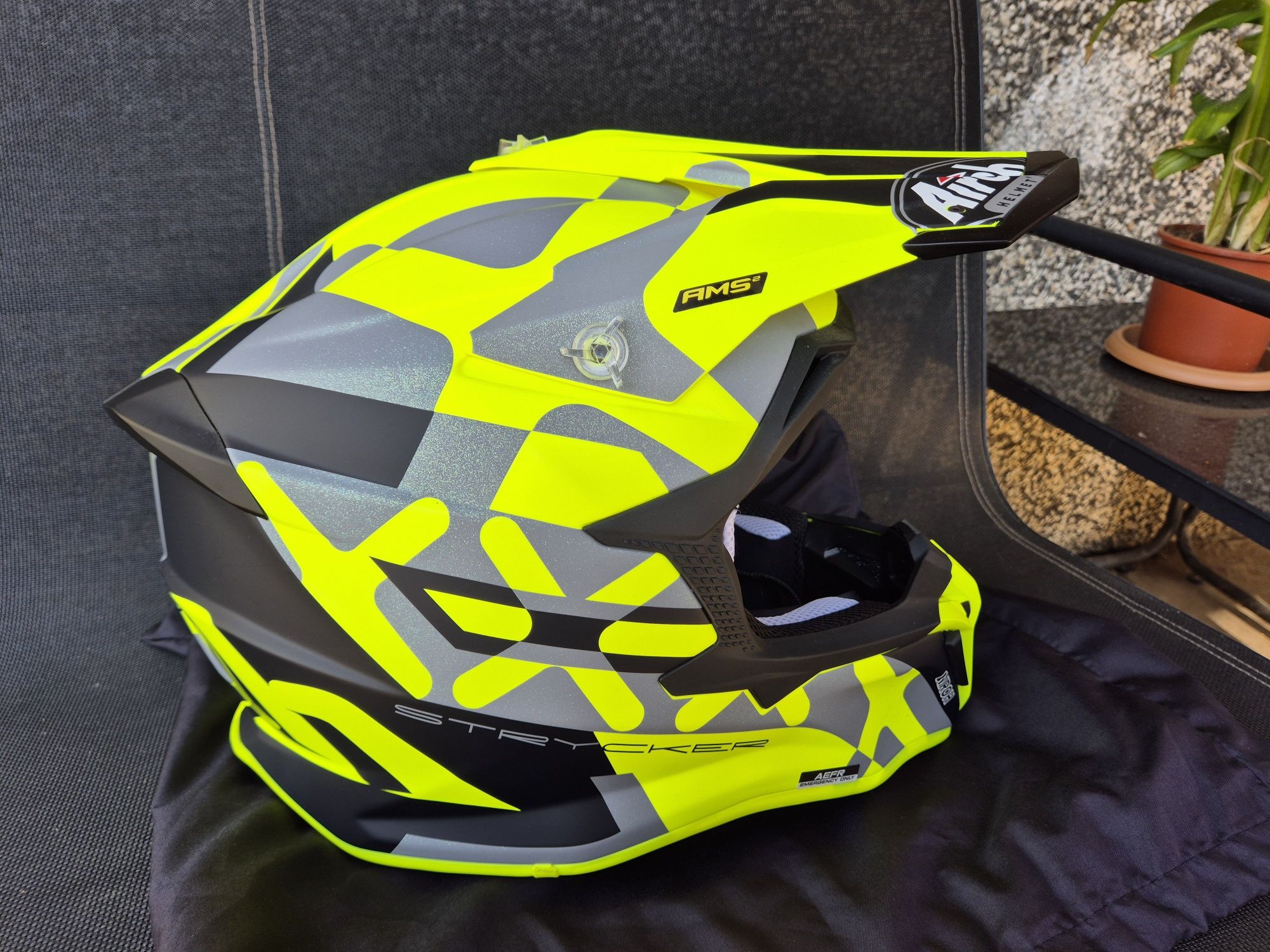 Каска Airoh Strycker XL