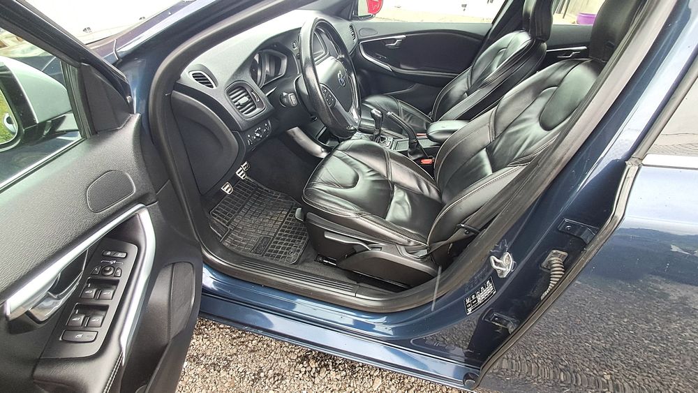 Volvo  v40 an 2015 R-desing impecabil