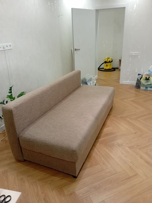 Продаю  диван в отличном состояний!