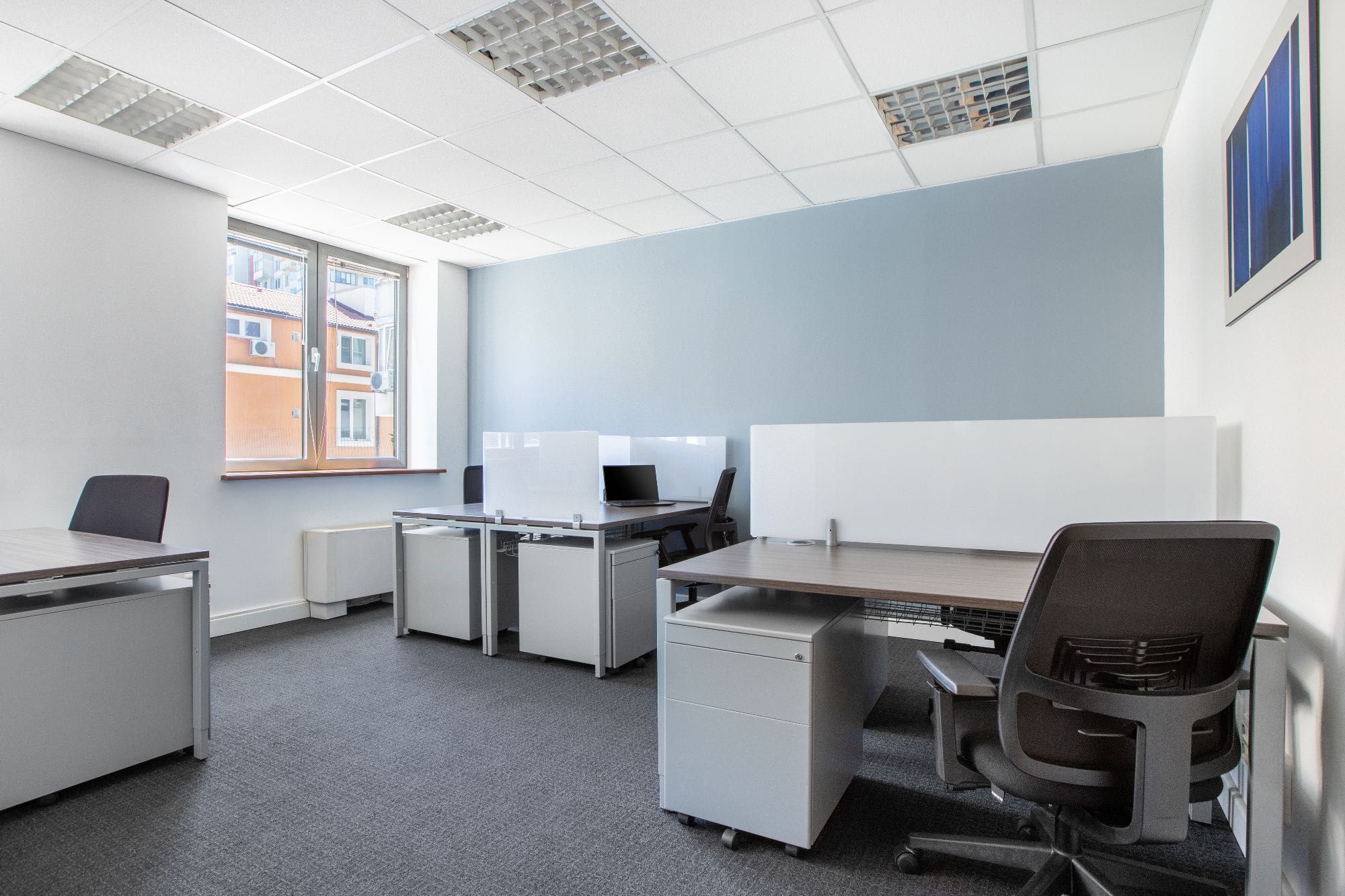 Самостоятелно офис пространство за 3-4 души в Regus City West
